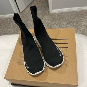 Valentino logo high top sneakers 7.5 Black